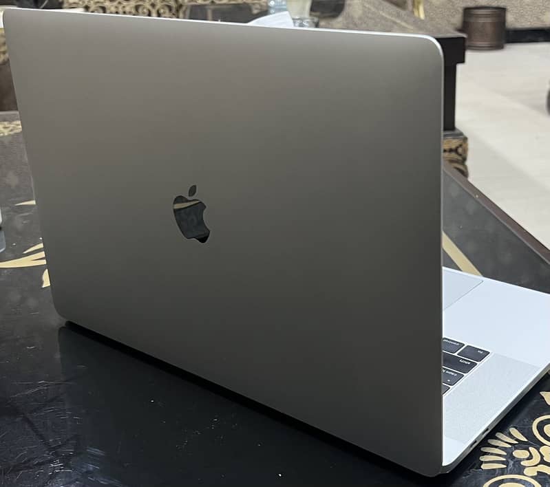 Macbook pro 2017 0