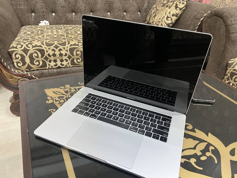 Macbook pro 2017 1