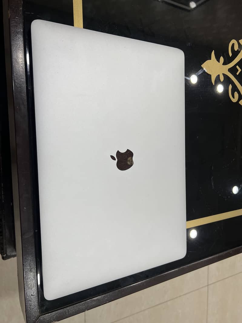 Macbook pro 2017 2