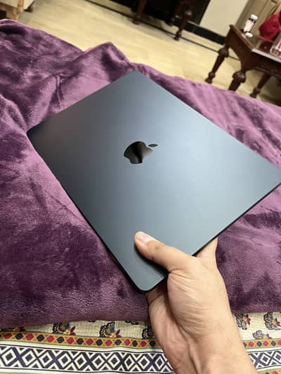 MacBook Air M2 — Midnight Black | 8GB/256GB