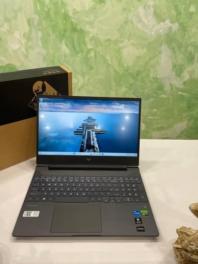 HP VICTUS RTX 4060 i5-13500H 1TB/16GB 1080P/144HZ