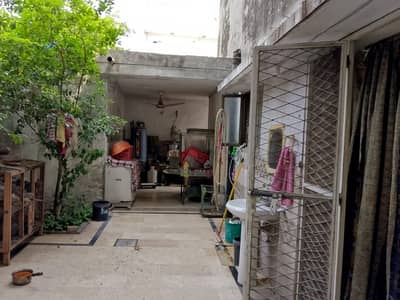 10.25 Marla house for sale in bait ul Raza colony main Multan road.  prime location near to main road with multiple excess options.  Registery inteqal 10.25 Marla + 1 Marla extra land.