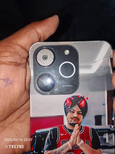 بس وہی موبائل کی سپیکر کا مسئلہ ہے باقی 10 بائ 10 ہے کنڈیشن