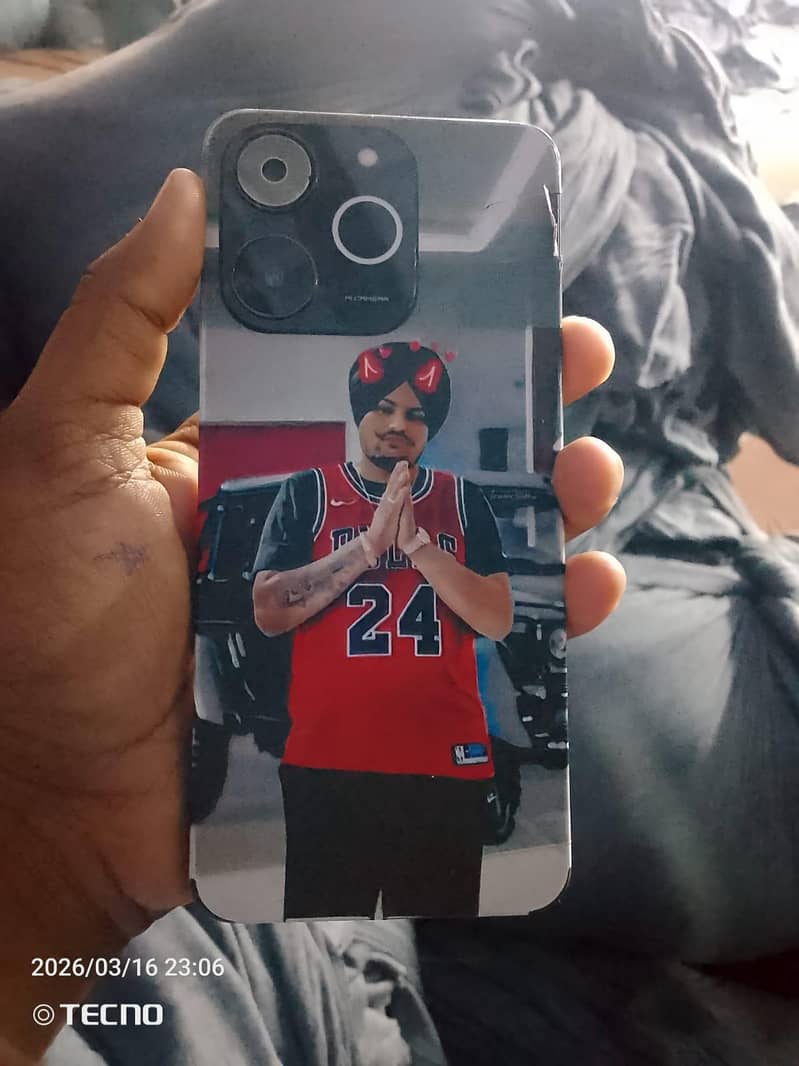 بس وہی موبائل کی سپیکر کا مسئلہ ہے باقی 10 بائ 10 ہے کنڈیشن 7