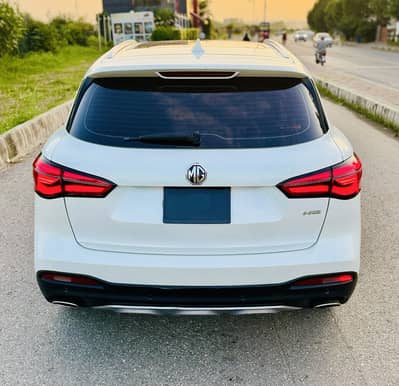 MG HS 2021 model white beige CBU