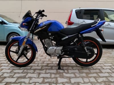 Yamaha ybr 2021 blue colour low mileage first owner