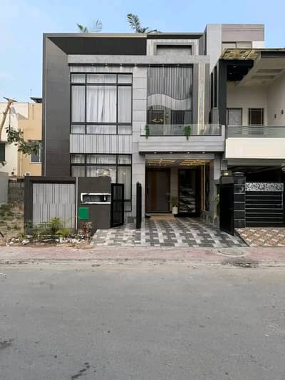 5 Marla Luxury House is Available for Rent in Bahria Town Lahore