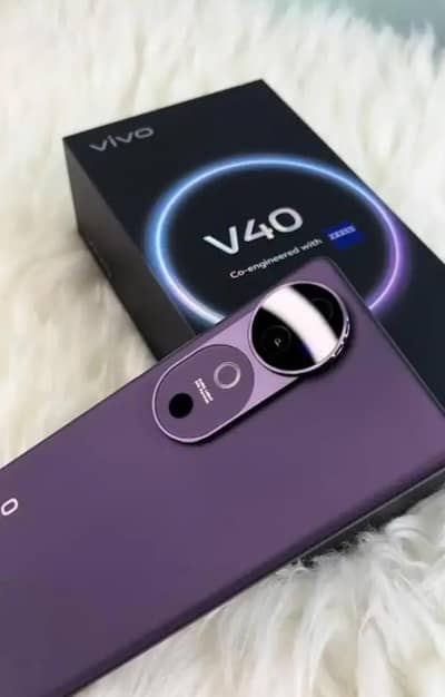 Vivo v40 12/256