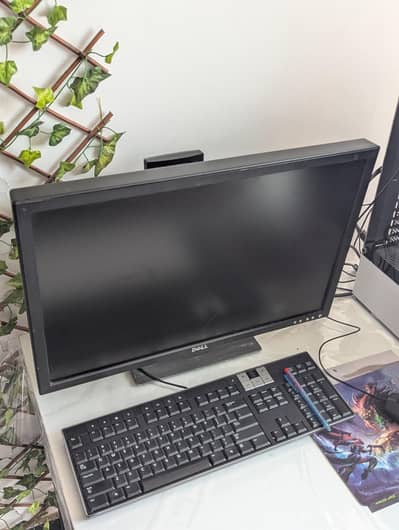 Dell 24inch FHD Lcd with hydraulic stand for sale