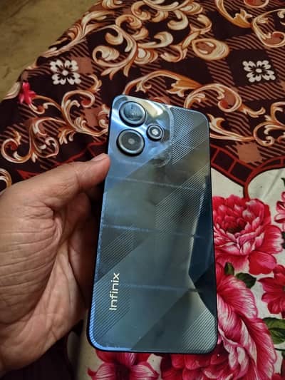 Infinix hot 30 play, 4 / 64 GB, 6000 Mah battery