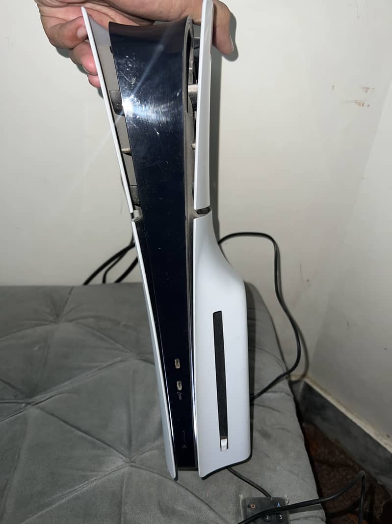 pS5 with two controllers 1