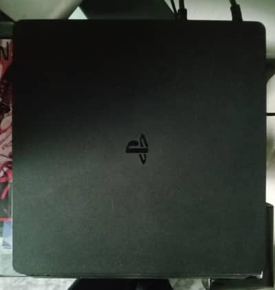 PlayStation 4 PS4 slim 500GB jailbroken