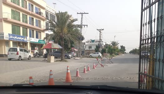 20 Marla Semi Commercial Plot At 80'Ft Main Boulevard