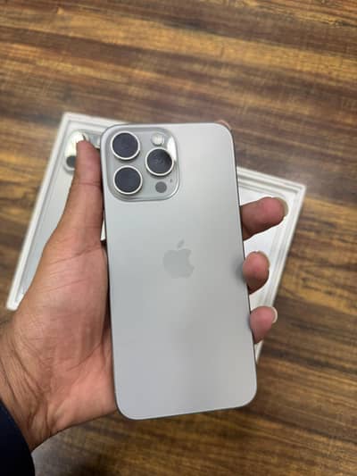iPhone 15 pro max 256Gb Factory unlock only display massage