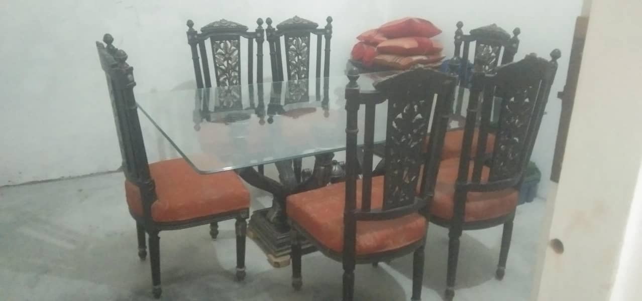 dining table with 6 chairs. 0