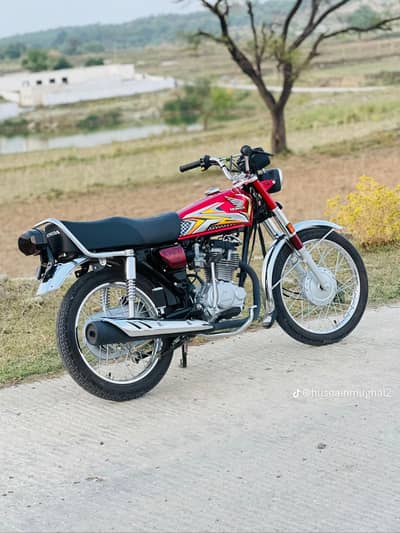 new baik ha 7000 Abi tk chaly ha  number Islamabad Ka mara apna name