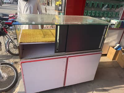 Mobil counter glass wala lenth 4 ft hight 4.6” wirth 2ft