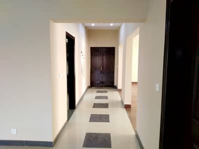 Flat Is For Sale 3 Bed DD Flat 2239 Sq Feet G+3 Top Floor