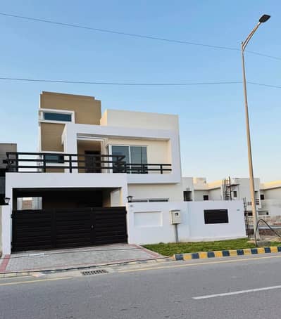 12 Marla New House Available For Rent