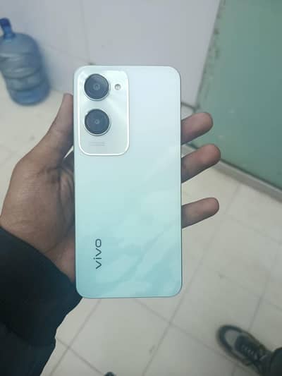 Vivo Y18 (4GB RAM / 128GB) – 10/10 Condition 