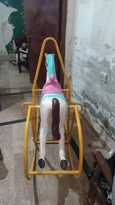 urgent sale horse 15000. ( 03094669162)