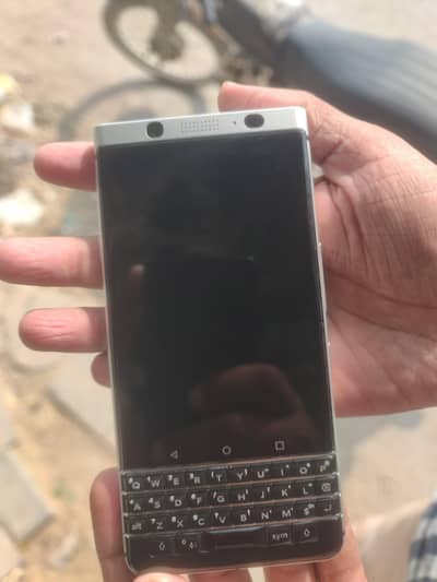 blackberry keyone