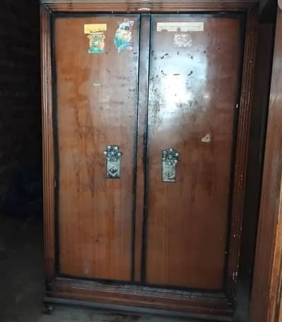 iron wardrobe Heavyweight