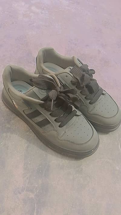 SHOES FOR SALE CONDITION NEW