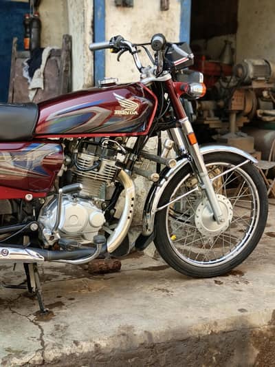 Honda CG 125 all ok ayk rope ka Kam nahi hone Wala  erjnt sell