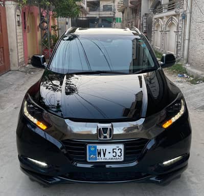 Fully genuine Honda Vezel (Top Varient) up for sale.