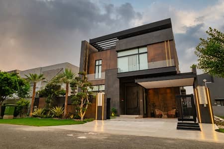 KANAL ULTRA MODERN SOLER INSTALL 12 KV AND FULLY FURNISHED BANGALOW FOR SALE NEAR TO GOLD CREAST MALL