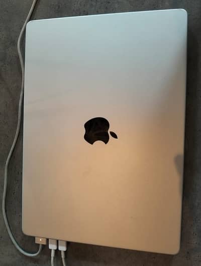 MacBook M1 Pro 10/10