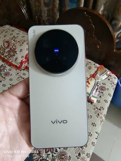 Vivo x300 Pro  Official PTA 512GB | 100% Battery | Natural Titanium