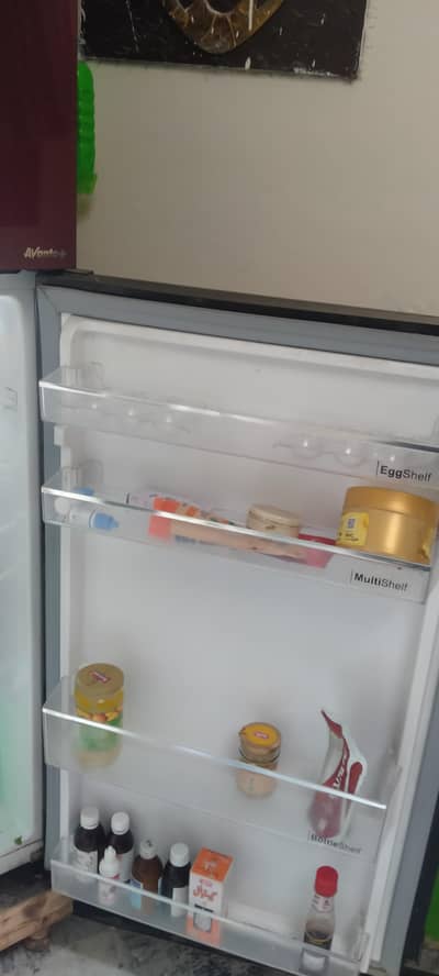 Dawlance frige hai argent sale karni jis ko be chiya rabta kara 10/10c