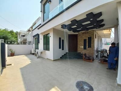 10 Marla Slightly Used House Available For Sale In DHA Phase 3