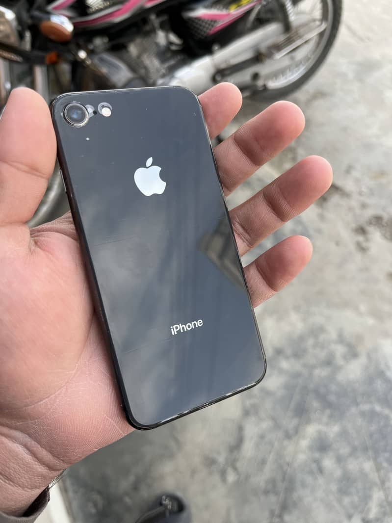 iPhone 8 64gb 6