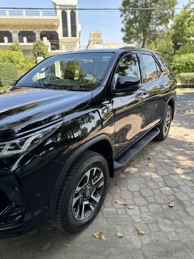 Toyota Fortuner Legender 2022