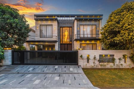 TASK EST OFFER : 10 Marla Modern Design Bungalow, Good Location, Reasonable Price in Phase 8 AIR AVENUE DHA