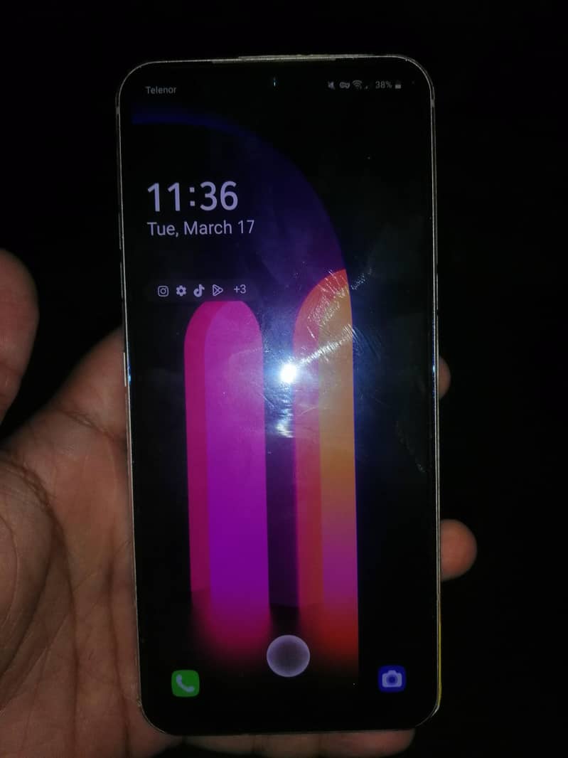LG v60 1