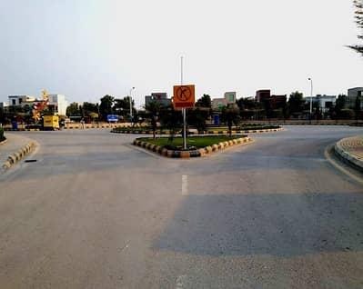 Prime Location 5 Marla Residential Plot Is Available In Bahria Nasheman - Iris