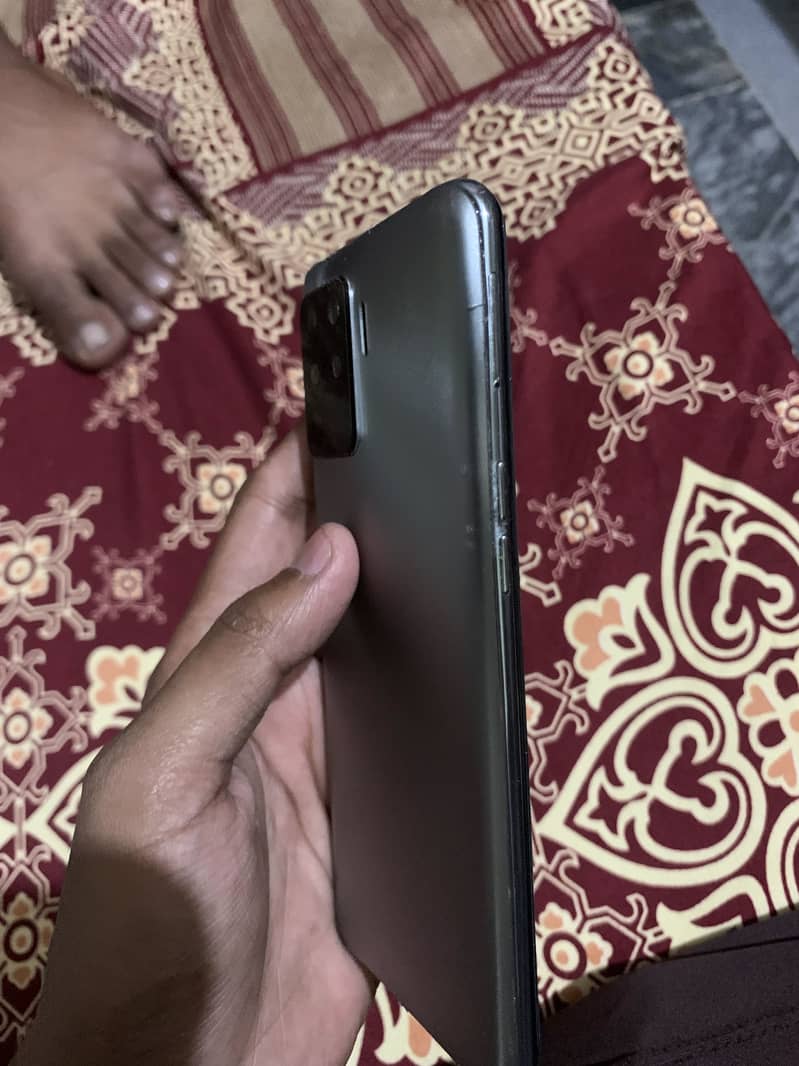 Oppo reno 5F 3