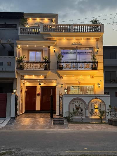 5 Marla House Available For Sale Prime Location Near Tooo Park And Masjid Solid Construction All Facilities Available Here