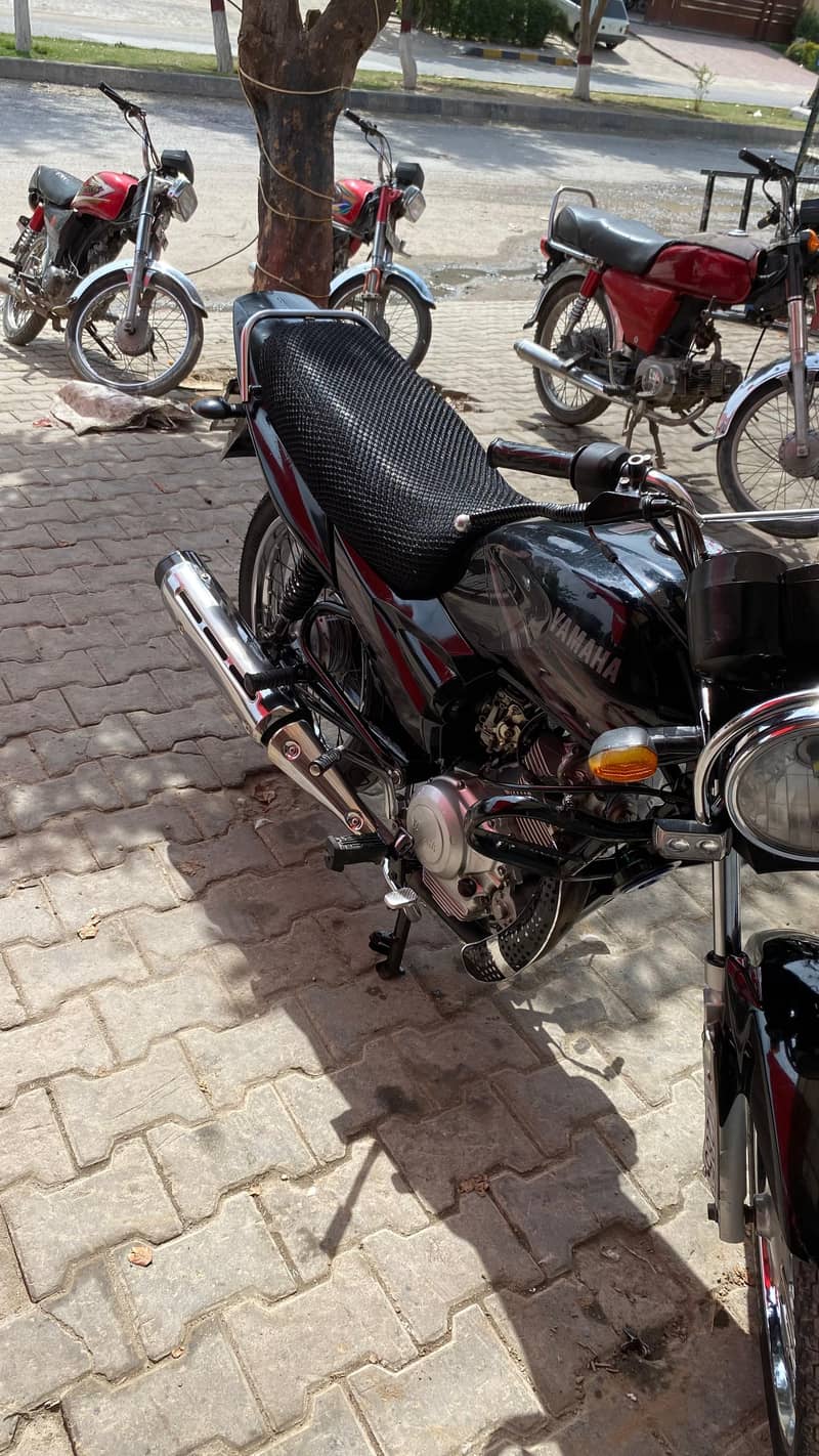 yb125z black 2