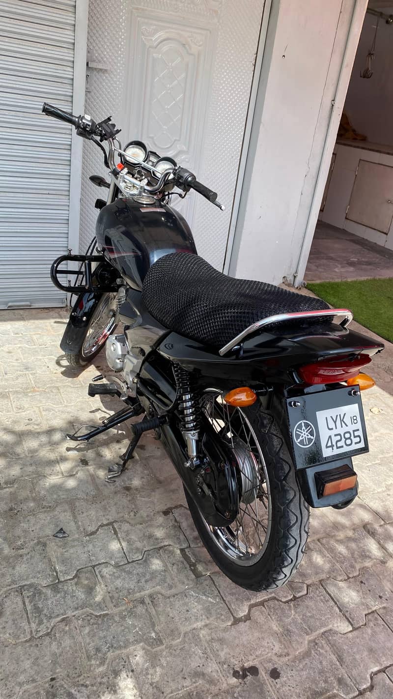 yb125z black 3