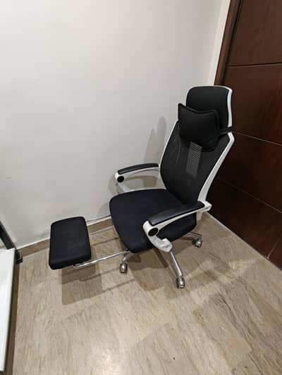 office chair with lumbar support, foot rest 170 degree back adjustable