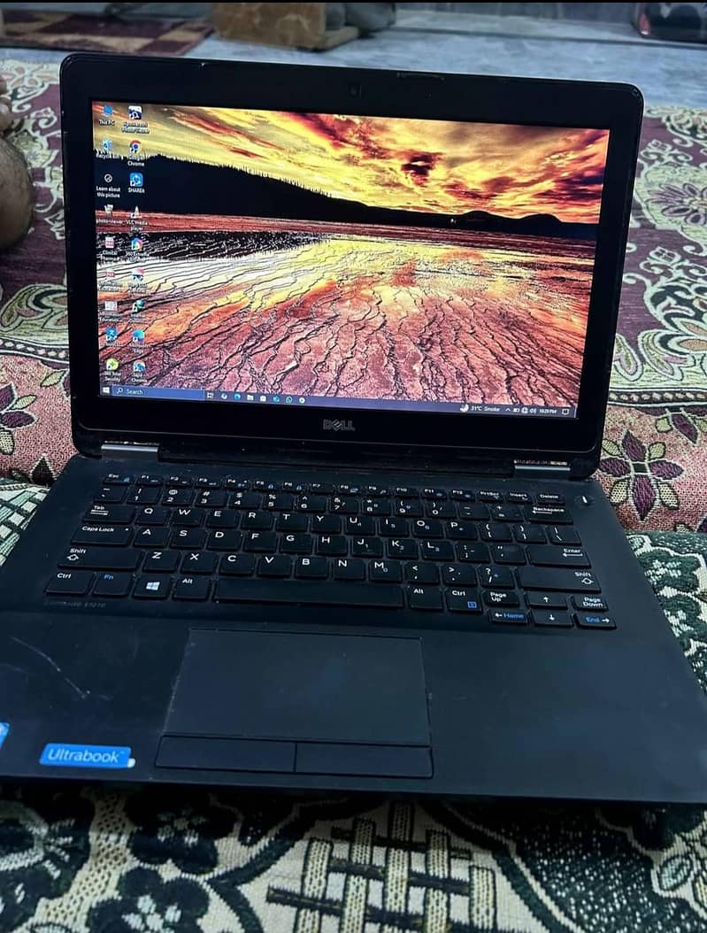 Dell Latitude E7270 1