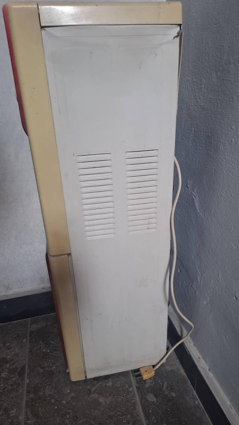 water dispenser 1