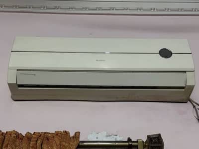 Gree Split AC (Non-Invertor) Model: SG-CZ8 - Gree Company maintaned