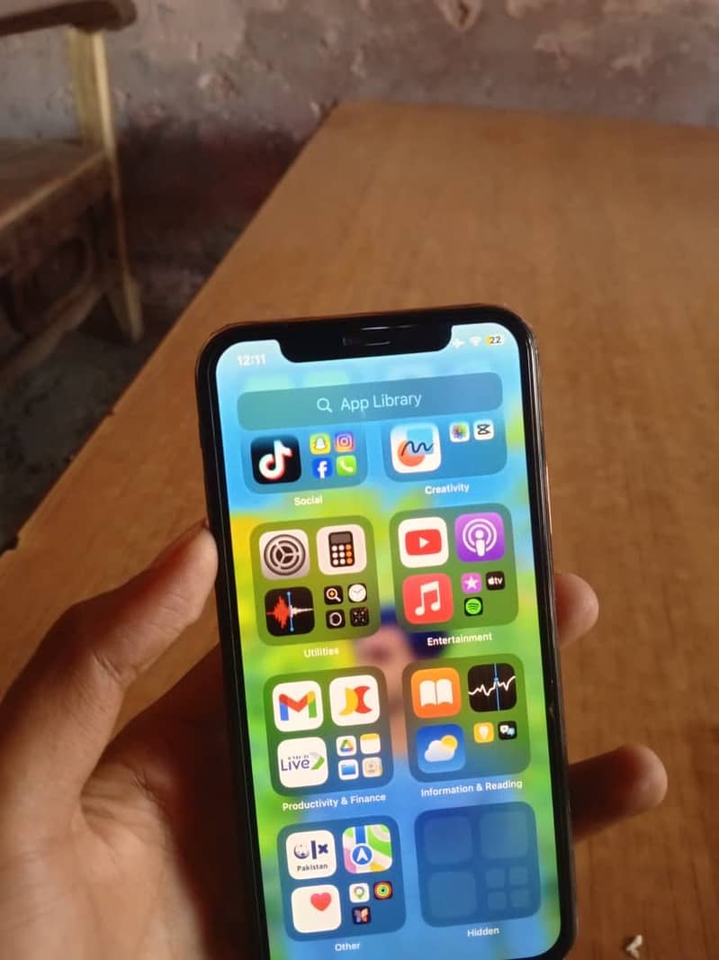 iPhone XS Non PTA 5