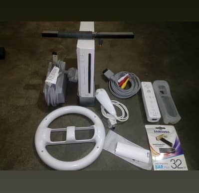 Nintendo Wii console  with 2 remote